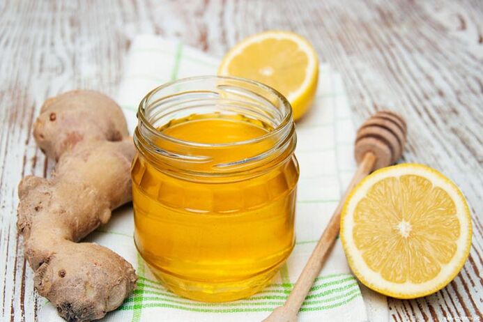 Honig mit Ingwer und Zitrone für die Potenz